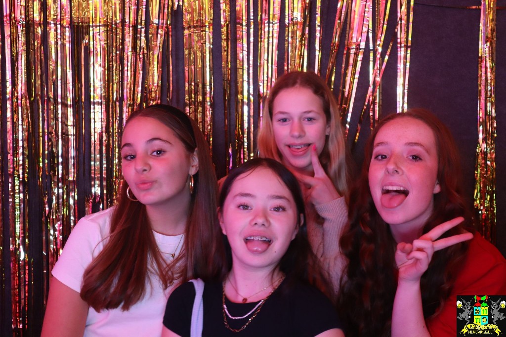 ../Images/Jeugd Opwarmbal Photobooth 242.jpg